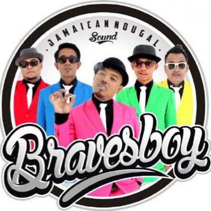 BRAVESBOY Photo