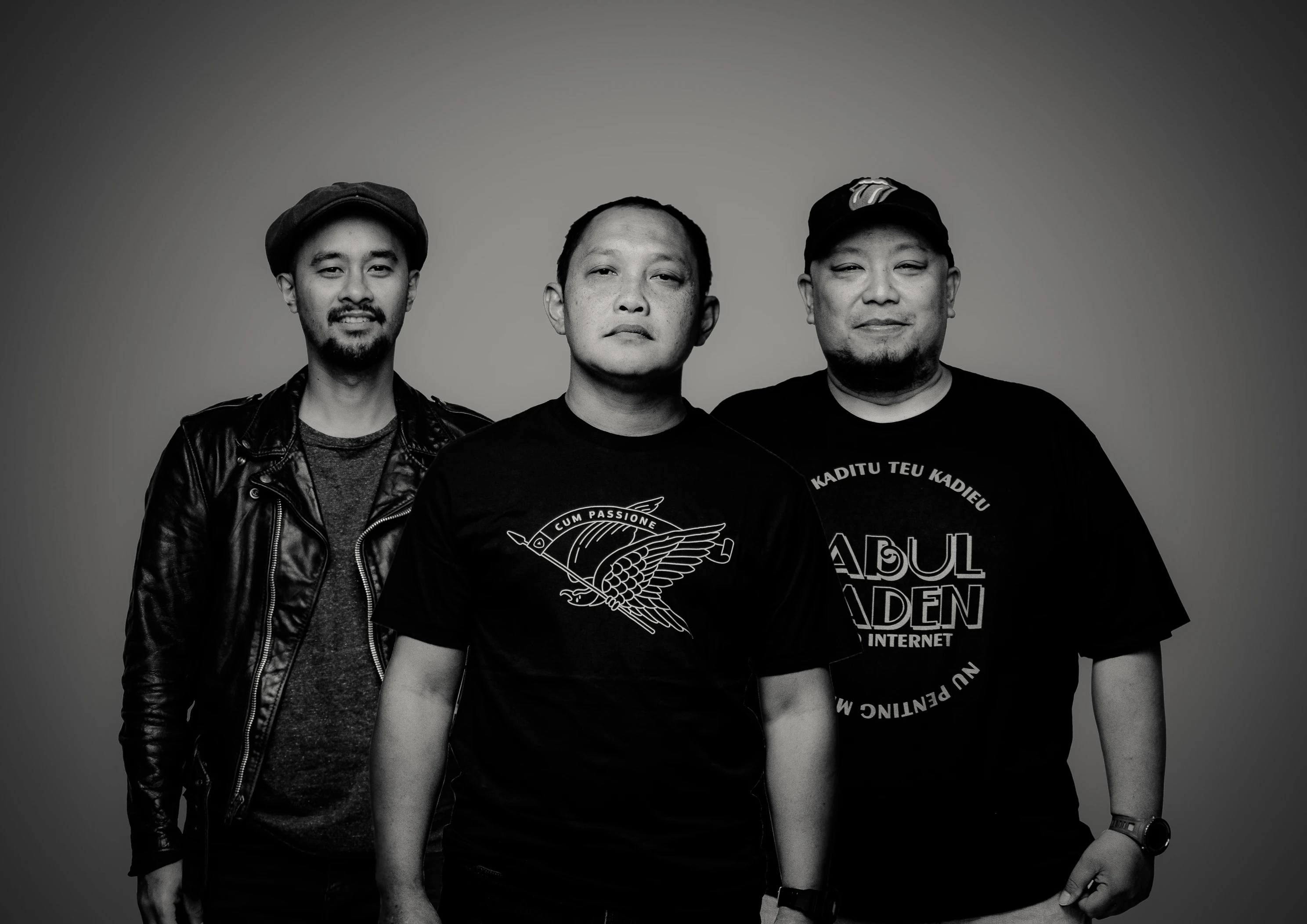 Pure Saturday Kembali Menggebrak, Rekti Yoewono Ikut Andil di Single “Dry”