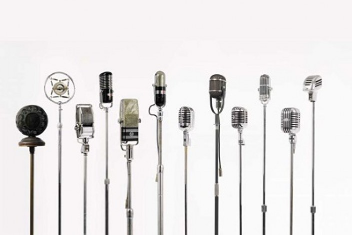 Identitas Microphone